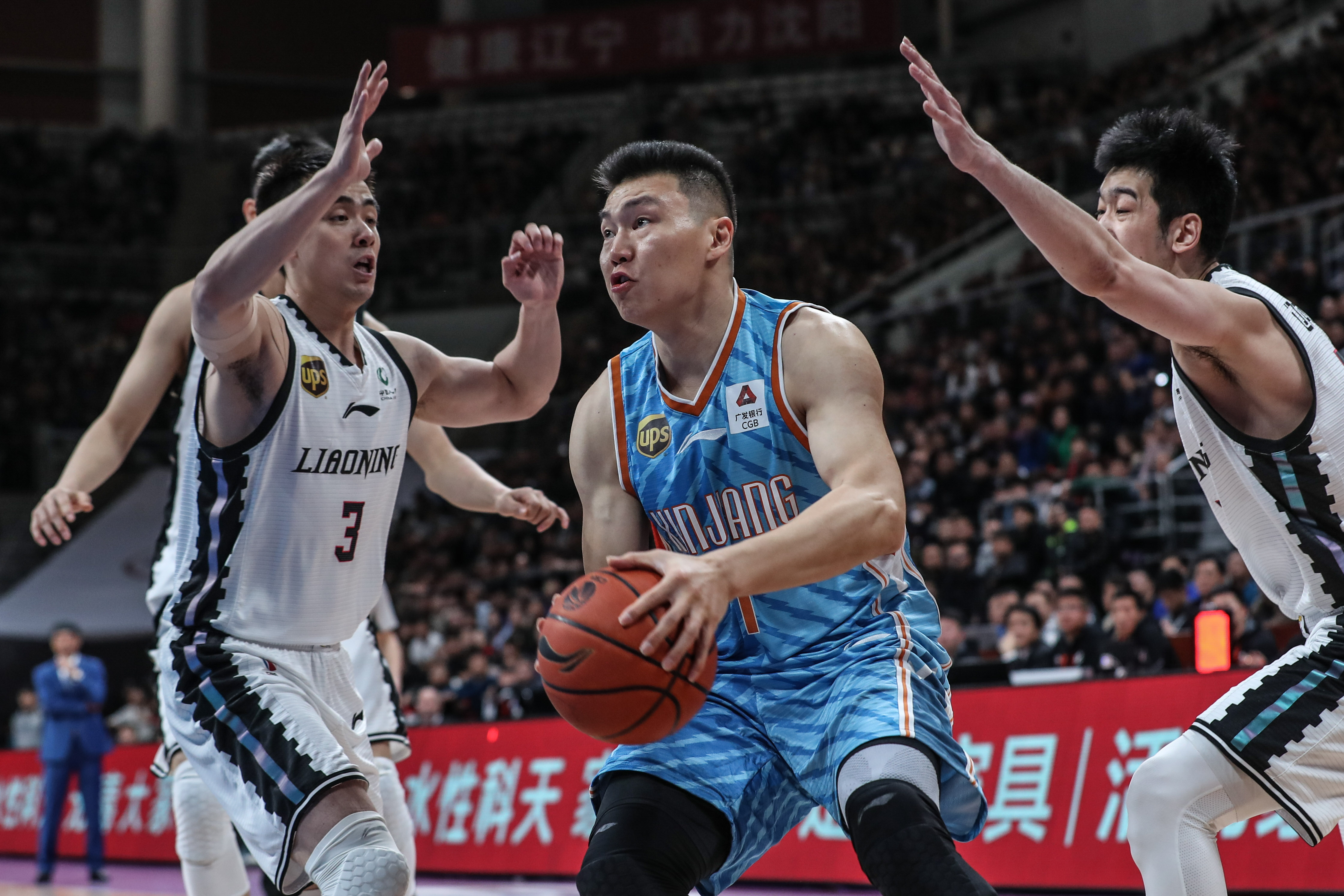 为建设革命的新新疆而奋勇前进